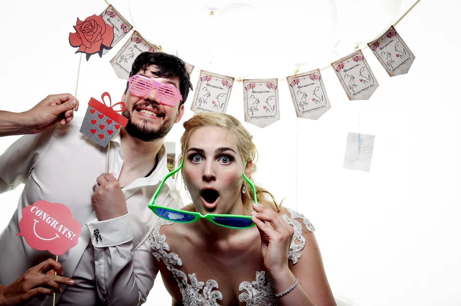 Hochzeit - Paar mit Props